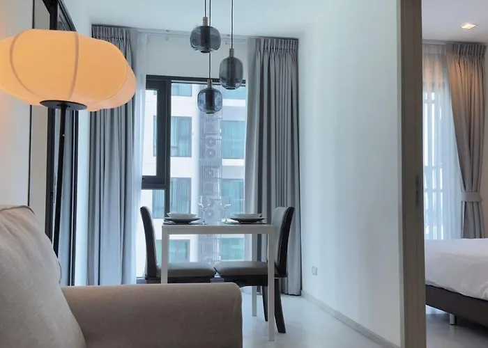Luxurious Downtown With Train Access Bts Apartamento